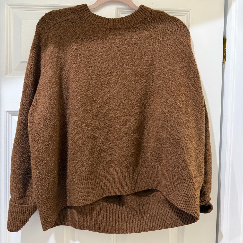 ABERCROMBIE MADELINE CREWNECK SWEATER
